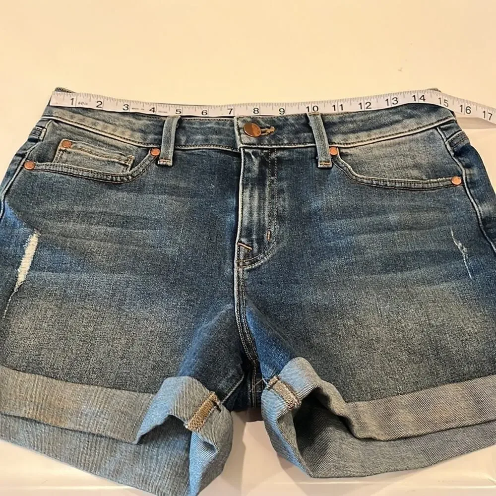 Level 99 4” Inseam High Rise Cuffed Shorts Size 29